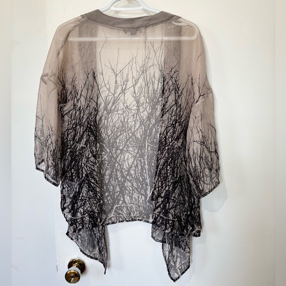 🎉4/30$🎉 Buffalo David Bitton Sheer Tree Print Kimono - Size S - Picture 5 of 5